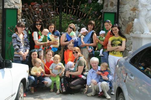 севастопольские мамы в зоопарке- Слингомамы