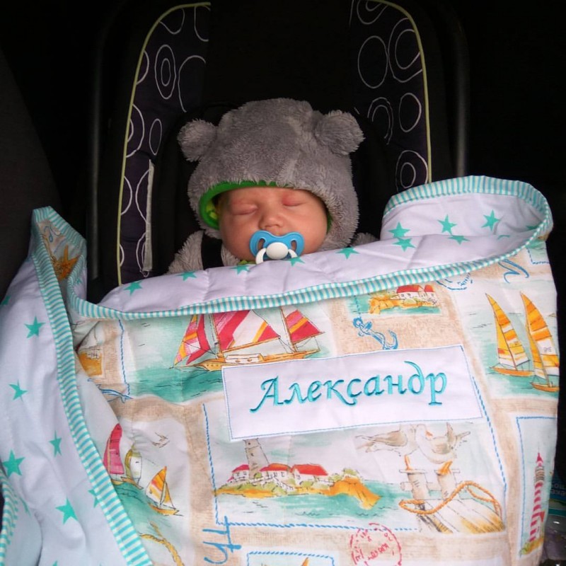 Малыш Александр и морское одеялко- Наши детки.