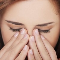 10 натуральных лекарственных средств для лечения сухости глаз