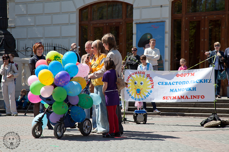 paradklogo-69- Первый Севастопольский парад колясок