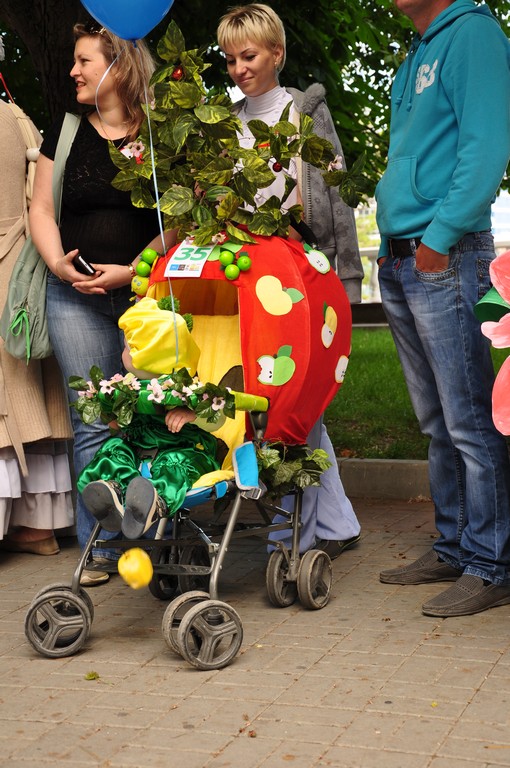 Parad_kolyasok_Sevastopol_2012_9- Парад колясок Севастополь 2012
