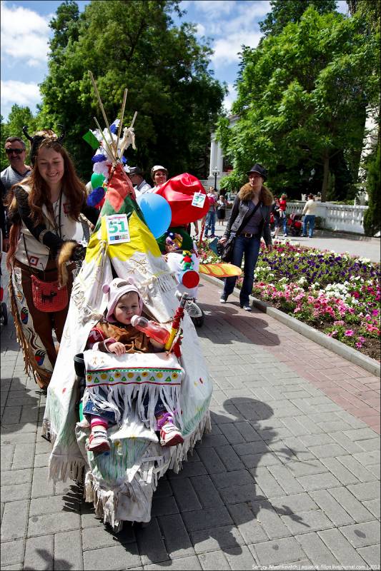 Kolasky IMG_053975-mini- Парад колясок Севастополь 2012