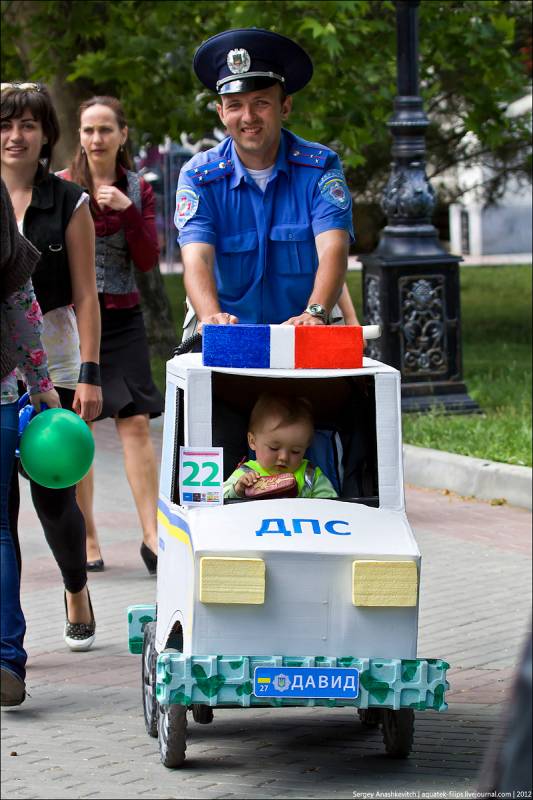 Kolasky IMG_054182-mini- Парад колясок Севастополь 2012