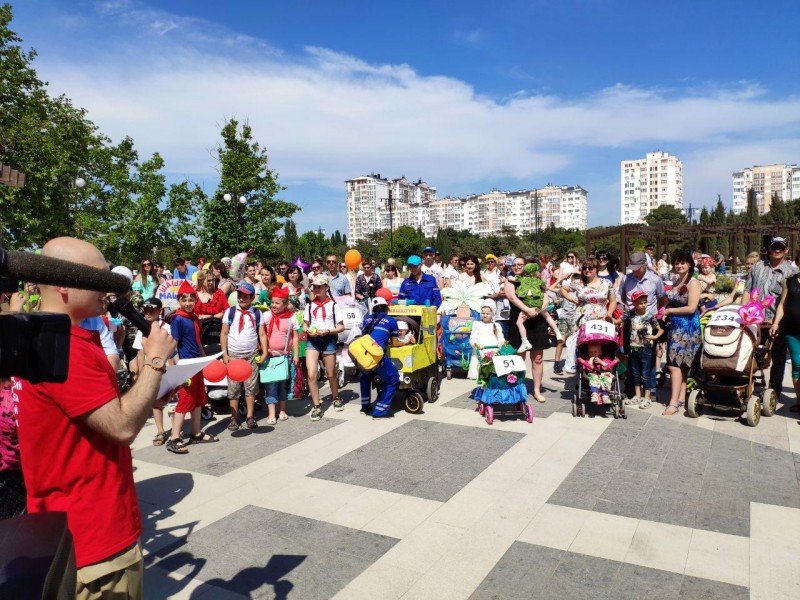 Севастопольский парад колясок 2019_22-26-58- Севастопольский парад колясок 2019