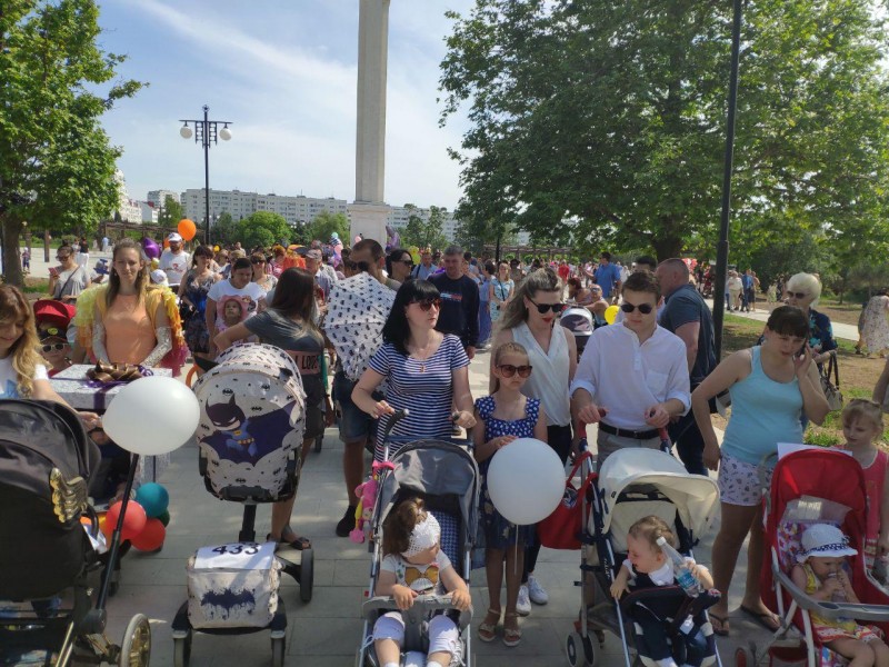 Севастопольский парад колясок 2019_22-26-36- Севастопольский парад колясок 2019