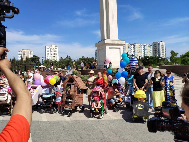 Севастопольский парад колясок 2019_22-27-09- Севастопольский парад колясок 2019