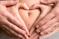Неделя четвертая: активное формирование плода и первые признаки беременности